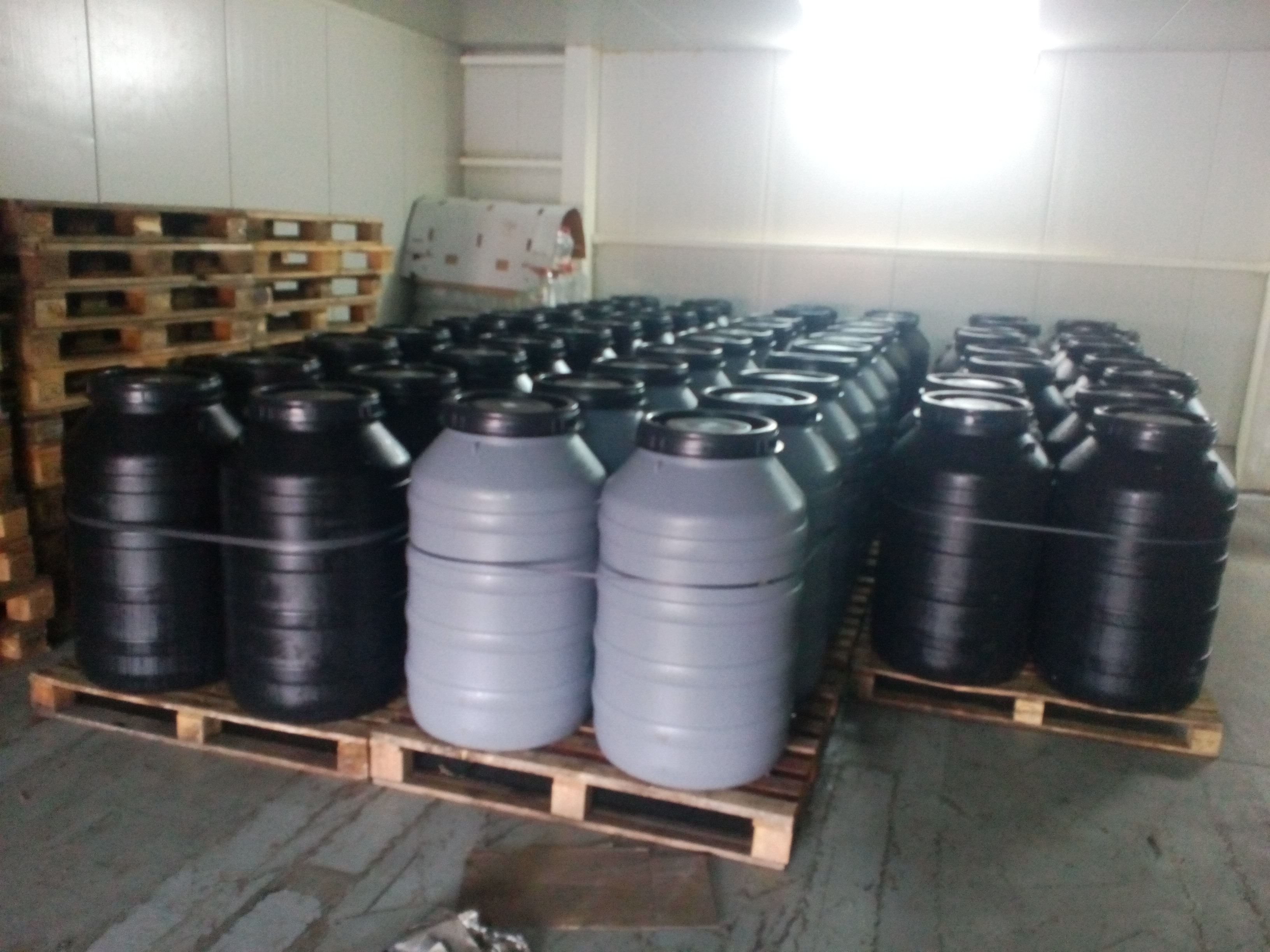 Sauerkraut barrels bulk